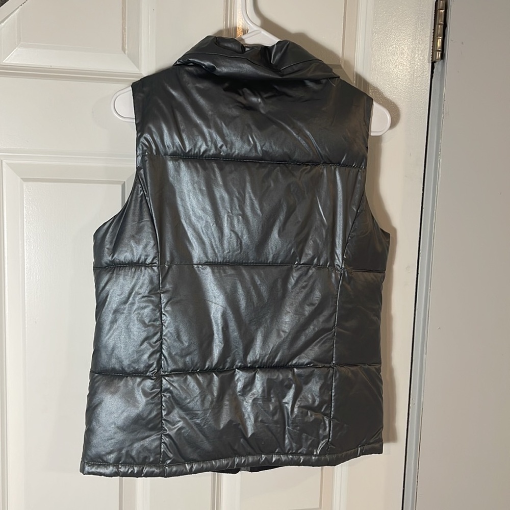 Old Navy metallic grey button up puffer vest size S - Picture 5 of 7